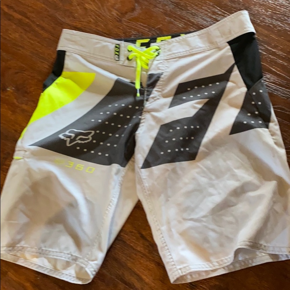 Fox 360 men’s board shorts never worn!